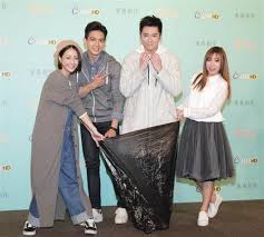 It's cool that he wrote his own songs just to perform for his drama's fans! æŽåœ‹æ¯… è¬æ¬£ç©Žè£å«©ç„¡é•å'Œæ„Ÿ åäºº æ¨‚æ™‚å°š