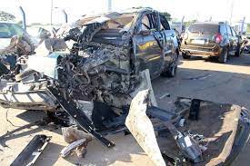 Cristiano araujo morreu em junho de 2015 em um acidente de carro em goiás. Sertanejo Cristiano Araujo Morre Em Acidente De Carro Veja Imagens Do Local Fotos R7 Cidades