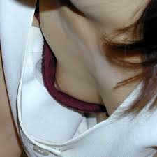 Downblouse Wrong Size Bra | Download Free Nude Porn Picture