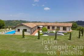 Häuser in italien zu verkaufen. Villa Kaufen Verkaufen In Italien Piemont Cuneo Moderne Villa Zu Verkaufen Mit Pool Und Bonsai Garten In Traumlage Nahe Dem Barolo Gebiet