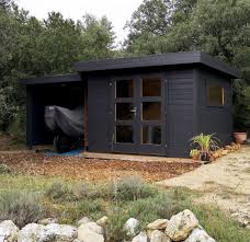 Notre sélection d'abris de jardin en résine s'adresse aussi bien aux jardiniers et aux bricoleurs confirmés, qu'aux débutants. Abri De Jardin Warwick Abri De Jardin Abri Jardin Toit Plat Abris De Jardin Design