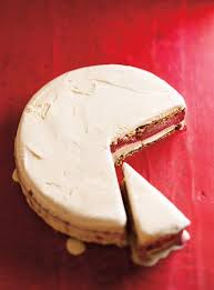 Gateau Glace A La Pistache Et Aux Framboises Ricardo Recipe Ice Cream Cake Raspberry Ice Cream Cream Cake