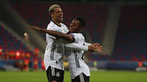Moukoko könnte sich klar auf platz 1 setzen. U21 Em Deutschland Dominiert Gegen Ungarn Bundesliga Star Macht Ansage An Low Fussball