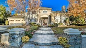 Filipino Superstar Sharon Cuneta Selling 2 2m Mansion In Calabasas Mansions Celebrity Houses Sharon Cuneta