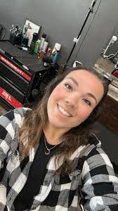 Dina Valdez's Instagram, Twitter & Facebook