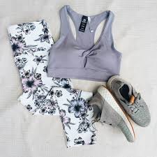 Ich Liebe Dieses Fitness Set Stilvolle Outfit Ideen Fur Frauen Die Die Mode Von Sind Die Dieses Fitnesss In 2020 Athletic Outfits Sport Outfits Sporty Outfits