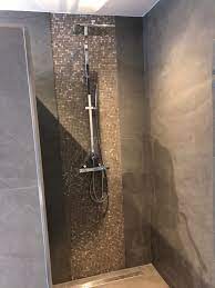 leisteenlook tegels en mozaiek strip in de badkamer resultaatfoto s glitter badkamer badkamer mozaiek badkamer