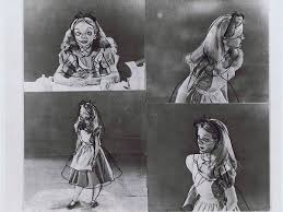 Alice s'embarque alors dans une. Le Vrai Visage De Alice Aux Pays Des Merveilles Biba Magazine