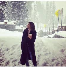 Jennifer Winget Vacation Pictures From Winter Wonderland Kashmir Are No Less Than A Dream Hungryboo Jennifer Winget Jennifer Winget Beyhadh Jennifer Love