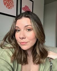 Jayne Singer's Instagram, Twitter & Facebook