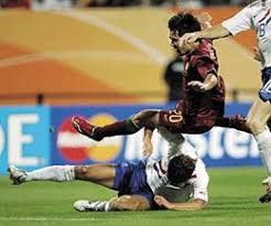منتخب البرتغال لكرة القدم (بالبرتغالية: Ø§Ù„Ø¨Ø±ØªØºØ§Ù„ Ø¥Ù„Ù‰ Ø±Ø¨Ø¹ Ø§Ù„Ù†Ù‡Ø§Ø¦ÙŠ Ø¨Ø¹Ø¯ Ø§Ù„ÙÙˆØ² Ø¹Ù„Ù‰ Ù‡ÙˆÙ„Ù†Ø¯Ø§ ÙÙŠ Ù…Ø¨Ø§Ø±Ø§Ø© Ø¨Ø·Ù„Ù‡Ø§ Ø§Ù„Ø­ÙƒÙ… Ø§Ù„Ø±ÙˆØ³ÙŠ ÙÙƒØ± ÙˆÙÙ† Ø§Ù„Ø¨ÙŠØ§Ù†