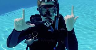 Silly Hand Signals Scuba Divers Should Know Sport Diver
