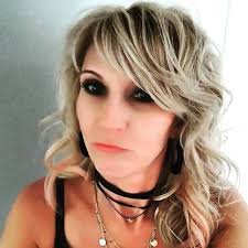 Lisa Worth (@lisastylistscizzions) • Instagram photos and videos