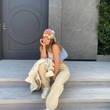 A post shared by kylie (@kyliejenner) on jan 14, 2016 at 12:51pm pst. Kylie Kyliejenner Instagram Fotos Und Videos Kylie Jenner Outfits Outfit Inspirationen Outfit Ideen