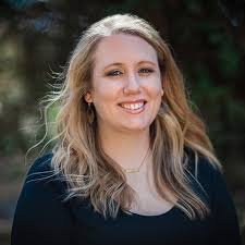 Erin Everett's Instagram, Twitter & Facebook