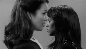 Rogue queens in: Serial Shakespeare