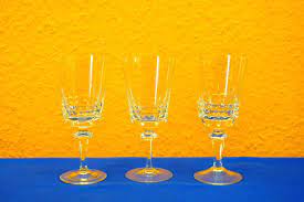 From patterned glasses to sparkling crystal stemware, selections are waiting to highlight the mood of any evening. Eisch Crystal Wine Glasses 3 Piece 60s 163 Bankett Shop Kusera