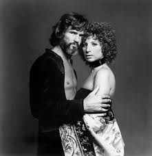 John norman a été une énorme star du rock, mais sa popularité a rapidement décliné, tandis qu'il aide la jeune chanteuse esther à signer dans une maison de disques. A Star Is Born 1976 Photo Gallery Imdb