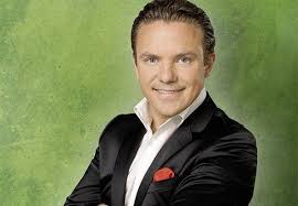 Volksmusikstar stefan mross ist als allroundtalent so eine ausnahme und blickt trotz seines jungen heute ist stefan mross unbestritten ein star, wenn auch ein sehr geerdeter, erfrischend normaler und. Stefan Mross Und Weitere Kunstler In Bad Neustadt Mainlike