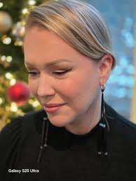 Posted @withregram • @bearslair_tv A sincere thank you to @Valerie  Davidson-Oar of Giggy's Beads Boutique for the contribution of her  exquisite hand crafted earrings, which both Geena Jackson and Tabatha Bull  proudly