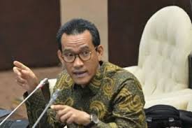 Refly harun salut dengan langkah yudi latif yang mundur dari bpip. Refly Harun Ragukan Kemenangan Jokowi Di 3 Periode Gerindra Golkar Bahkan Nasdem Bisa Menjegalnya