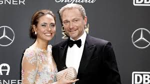 Ja, es gibt mit franca wieder eine frau in meinem leben, sagte christian lindner dem magazin bunte nach. Ard Sommerinterview Christian Lindner Verweigert Antwort Auf Intime Frage Gq Germany