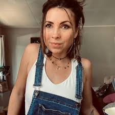 Mia Bowen (@miasarahjewels) • Instagram photos and videos