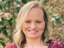 Dena Farris's Instagram, Twitter & Facebook