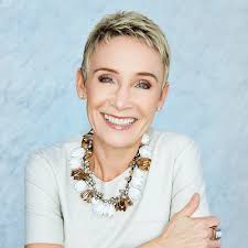 Donna Barton's Instagram, Twitter & Facebook