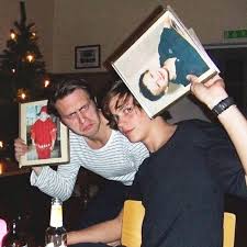 Skarsgård was born in stockholm, sweden. Just Can T Stop Smiling Source Https Vk Com Bskars Bill Skarsgard Bills Bill Skarsgard Pennywise