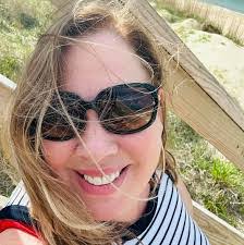 Lisa Polasek's Instagram, Twitter & Facebook