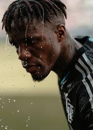 First time posting here but have been here a minute. A few favorites from  this year : r/sportsphotography