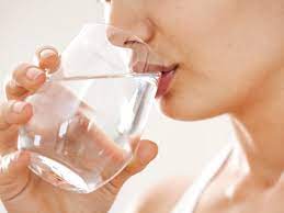 How much water should you drink per day to stimulate more calorie burn, fat breakdown, and increased satiety and insulin sensitivity? How Much Water Should You Drink In A Day The Times Of India