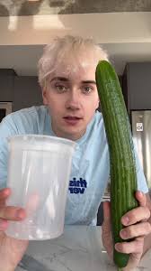 Lox bagel cucumber salad>>