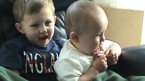 It's been eight years since their dad uploaded a home video to youtube, and. Charlie Bit My Finger å·²ç»åœ¨5å¹´å†…èµ¢å¾—äº†50ä¸‡ç¾Žå…ƒ è§†é¢' 2021 å¨±ä¹