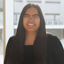 Shauna Barr's Instagram, Twitter & Facebook