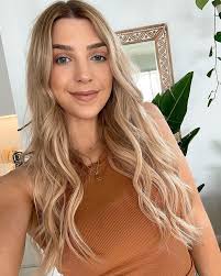 Our girl Steph Pase has that golden hour look all day long thanks to Lust  Minerals 😍⁠ ⁠ "Not only do I love the coverage, but it's also good for  your skin!" -