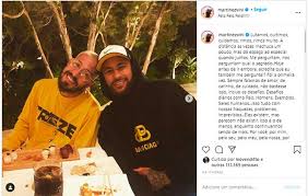 Martinez graduated in the academic discipline of business administration. Vinicius Martinez Sobre Neymar Lutamos Curtimos E Rimos O Fuxico
