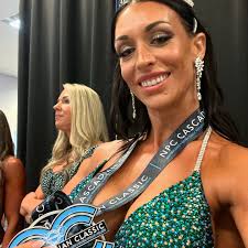 One year ago I was competing at the Cascadian Classic and placed in all  three classes. I had so much fun this show and it was my best physique yet!  Being on