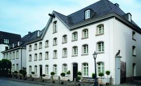 Filiale düsseldorf für privatkunden längerfristig geschlossen. Institutionelle Seite 102