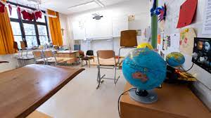 Mitarbeitende in bayerns schulen und kitas sollen sich künftig zwei mal wöchentlich auf corona testen lassen. Lockdown Und Lockerungen In Bayern Das Sind Die Beschlusse Br24