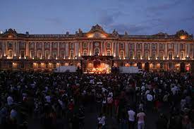 Le concert de la fête de la musique organisé chaque année sur la place du capitole n'aura pas lieu. Fete De La Musique Un Plateau Toulousain Sur La Place Du Capitole Toulouse Infos