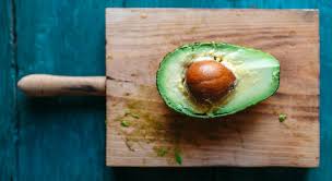 Originaire d'amérique latine, l'avocat est un fruit riche en matière grasse. Nutrition 12 Raisons De Manger De L Avocat
