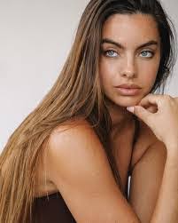 Priscilla Conde's Instagram, Twitter & Facebook