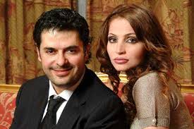 Ø§ø´øªø±ùƒùš ويشار إلى أن راغب وجيهان علامة تزوجا عام 1996 ولديهما ولدين هما خالد ولؤي. ØµÙˆØ± Ø£ÙˆÙ„ Ø¸Ù‡ÙˆØ± Ù„Ø±Ø§ØºØ¨ Ø¹Ù„Ø§Ù…Ø© ÙˆØ²ÙˆØ¬ØªÙ‡ Ø¨Ø¹Ø¯ ÙˆÙØ§Ø© ÙˆØ§Ù„Ø¯Ù‡Ø§ Ù‡ÙƒØ°Ø§ ÙŠØ­Ø§ÙˆÙ„ Ø¥Ø®Ø±Ø§Ø¬Ù‡Ø§ Ù…Ù† Ø£Ø­Ø²Ø§Ù†Ù‡Ø§ Ù…Ø¬Ù„Ø© Ù‡ÙŠ