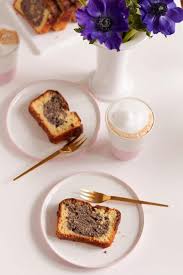 Er ist in 5 minuten fertig und muss nur noch in den backofen geschoben werden. Joghurtkuchen Mit Mohn Tastesheriff