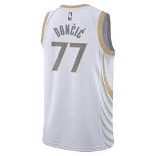 Luka doncic was frustrated with himself during the clash against la lakers (source: Dallas Mavericks Nike Luka Doncic 20 21 City Edition Swingman Jersey Dallasmavs Shop