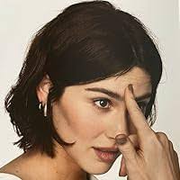 Laura Nowlin's Instagram, Twitter & Facebook