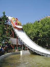 Fantasilandia es sinónimo de risas, gritos, vértigo y mareos. Tsunami Nuevo Juego Fantasilandia Bote Multicolor Xd Gr Flickr