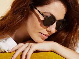 Capri Black and White